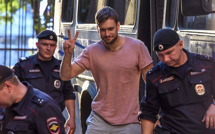 L'artista Pyotr Verzilov è stato condannato al carcere per “piccolo teppismo”