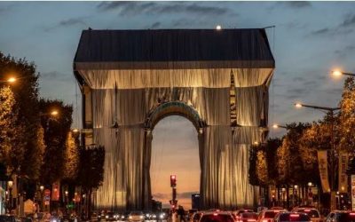 “L’Arco di Trionfo impacchettato”, si è avverato il sogno del compianto artista Christo